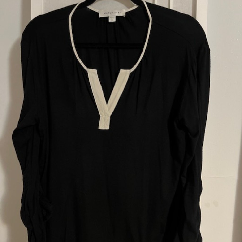 Women's Luxury Amour Vert Black W/Cream Buttery 3/4 Sleeve Blouse Size Medium